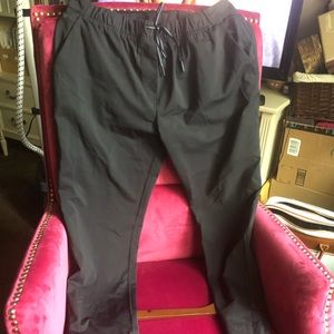 Lululemon on the fly pant